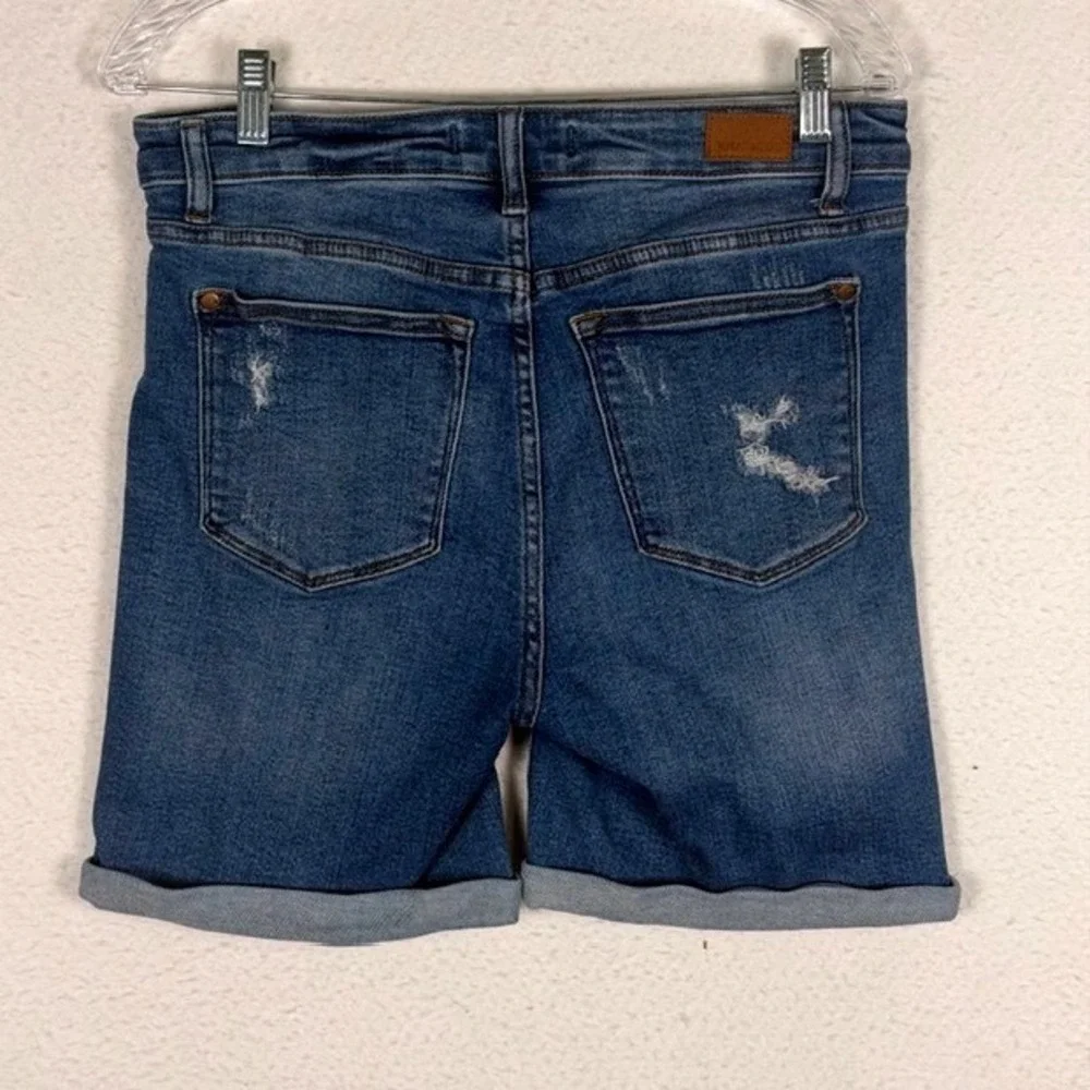 Judy Blue Distressed Denim Shorts Blue Medium Wash Cuffed Pink Tint Womens Large